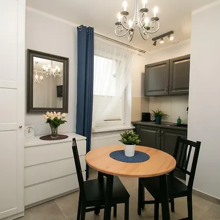 Good Night | Police Appartamento Stettino