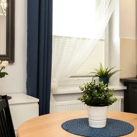 Good Night | Police Апартаменты